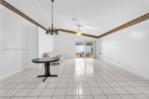 House in Weston, Florida 3 bedrooms, 125.7 sq.m. № 2069075 - photo 18