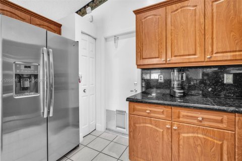 House in Weston, Florida 3 bedrooms, 125.7 sq.m. № 2069075 - photo 22