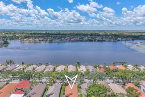 House in Weston, Florida 3 bedrooms, 125.7 sq.m. № 2069075 - photo 6