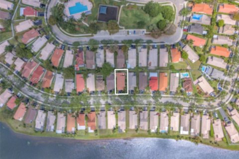 House in Weston, Florida 3 bedrooms, 125.7 sq.m. № 2069075 - photo 9