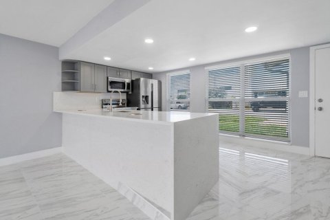 Купить коммерческую недвижимость в Помпано-Бич, Флорида 203.64м2, № 2251452 - фото 10
