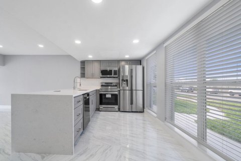 Купить коммерческую недвижимость в Помпано-Бич, Флорида 203.64м2, № 2251452 - фото 7