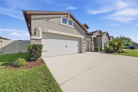 House in Riverview, Florida 4 bedrooms, 251.49 sq.m. № 2394442 - photo 2