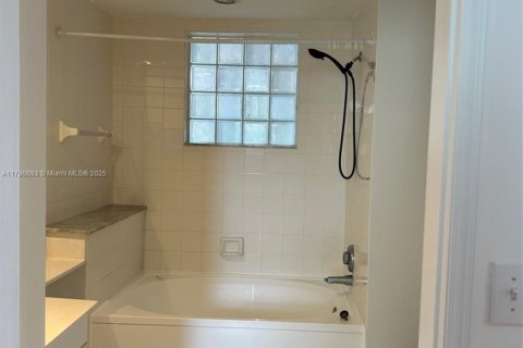 Copropriété à louer à Aventura, Floride: 2 chambres, 100.06 m2 № 1774436 - photo 24