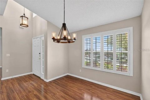 House in Eustis, Florida 3 bedrooms, 160.63 sq.m. № 2429074 - photo 7