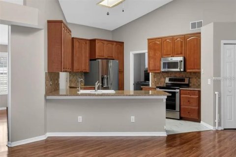 House in Eustis, Florida 3 bedrooms, 160.63 sq.m. № 2429074 - photo 10