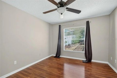 House in Eustis, Florida 3 bedrooms, 160.63 sq.m. № 2429074 - photo 18