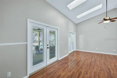 House in Eustis, Florida 3 bedrooms, 160.63 sq.m. № 2429074 - photo 13