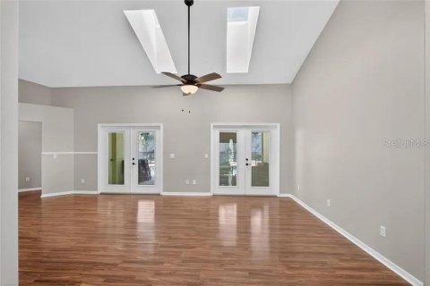 House in Eustis, Florida 3 bedrooms, 160.63 sq.m. № 2429074 - photo 12