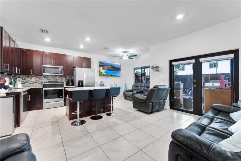 Adosado en venta en Homestead, Florida, 4 dormitorios, 156.08 m2 № 2011305 - foto 6