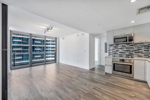 Condo in Miami, Florida, 1 bedroom  № 2081265 - photo 9
