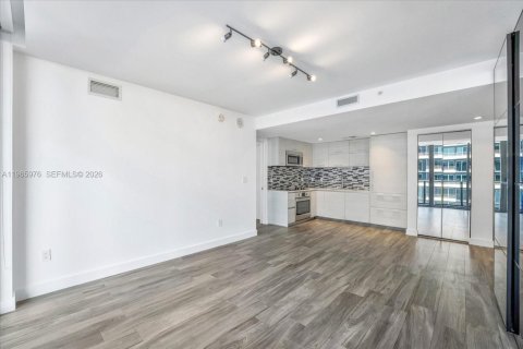 Condo in Miami, Florida, 1 bedroom  № 2081265 - photo 10