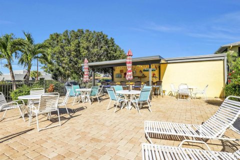 Copropriété à vendre à Cape Coral, Floride: 2 chambres, 90.49 m2 № 2171378 - photo 27