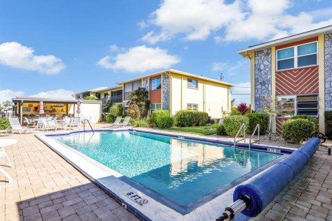 Copropriété à vendre à Cape Coral, Floride: 2 chambres, 90.49 m2 № 2171378 - photo 30