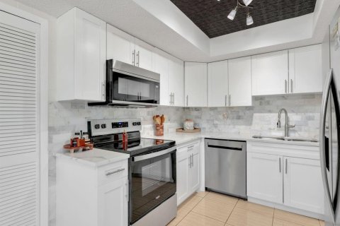 Copropriété à vendre à Cape Coral, Floride: 2 chambres, 90.49 m2 № 2171378 - photo 15