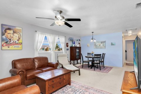 Copropriété à vendre à Cape Coral, Floride: 2 chambres, 90.49 m2 № 2171378 - photo 8