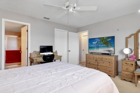 Copropriété à vendre à Cape Coral, Floride: 2 chambres, 90.49 m2 № 2171378 - photo 18