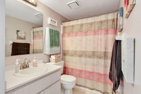 Copropriété à vendre à Cape Coral, Floride: 2 chambres, 90.49 m2 № 2171378 - photo 23