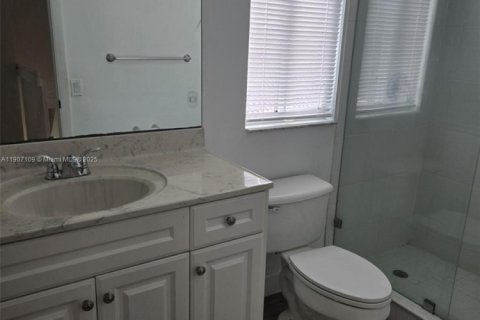 House in Weston, Florida 4 bedrooms, 176.7 sq.m. № 2013095 - photo 17