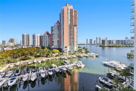 Condominio en Aventura, Florida, 2 dormitorios  № 2073854