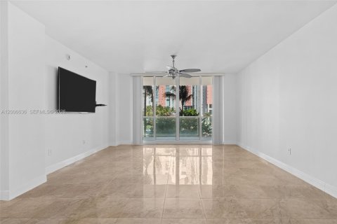 Condominio en venta en Aventura, Florida, 2 dormitorios, 160.72 m2 № 2073854 - foto 10
