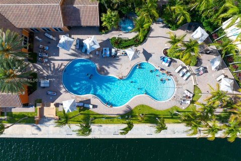 Condominio en venta en Aventura, Florida, 2 dormitorios, 160.72 m2 № 2073854 - foto 2