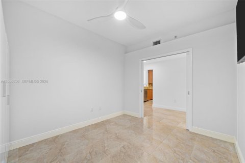Condominio en venta en Aventura, Florida, 2 dormitorios, 160.72 m2 № 2073854 - foto 27