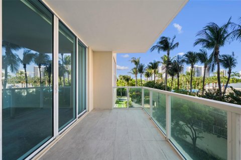 Condominio en venta en Aventura, Florida, 2 dormitorios, 160.72 m2 № 2073854 - foto 4