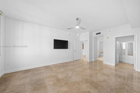 Condominio en venta en Aventura, Florida, 2 dormitorios, 160.72 m2 № 2073854 - foto 18