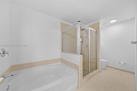 Condominio en venta en Aventura, Florida, 2 dormitorios, 160.72 m2 № 2073854 - foto 17