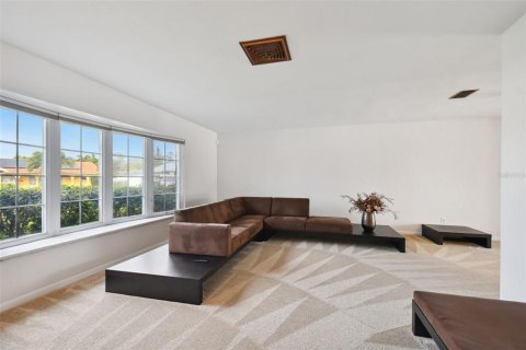 House in Saint Petersburg, Florida 4 bedrooms, 217.21 sq.m. № 1827261 - photo 14