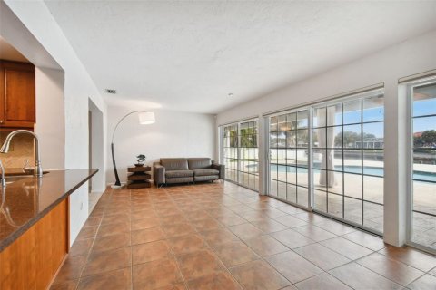 House in Saint Petersburg, Florida 4 bedrooms, 217.21 sq.m. № 1827261 - photo 25
