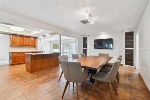 House in Saint Petersburg, Florida 4 bedrooms, 217.21 sq.m. № 1827261 - photo 19