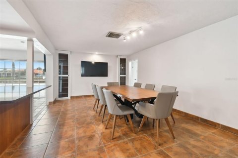House in Saint Petersburg, Florida 4 bedrooms, 217.21 sq.m. № 1827261 - photo 18