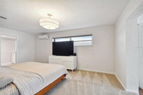 House in Saint Petersburg, Florida 4 bedrooms, 217.21 sq.m. № 1827261 - photo 28