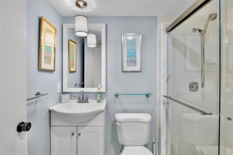 Condo in Sarasota, Florida, 2 bedrooms  № 2226615 - photo 27