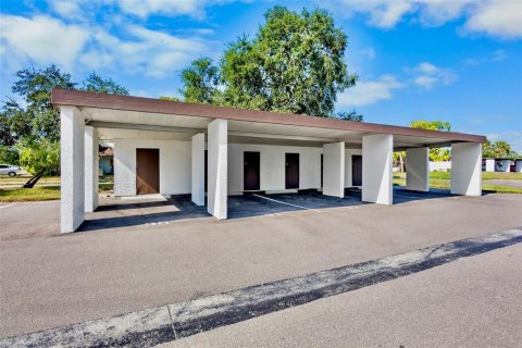 Condo in Sarasota, Florida, 2 bedrooms  № 2226615 - photo 4