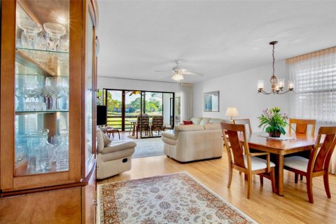 Condo in Sarasota, Florida, 2 bedrooms  № 2226615 - photo 6