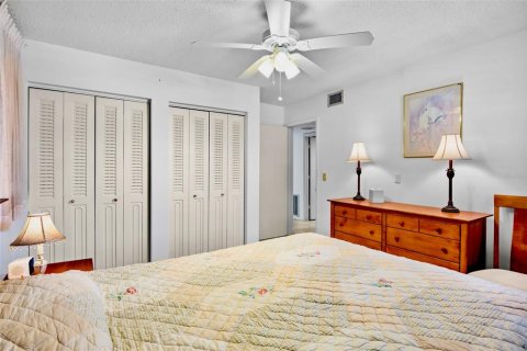 Condo in Sarasota, Florida, 2 bedrooms  № 2226615 - photo 30