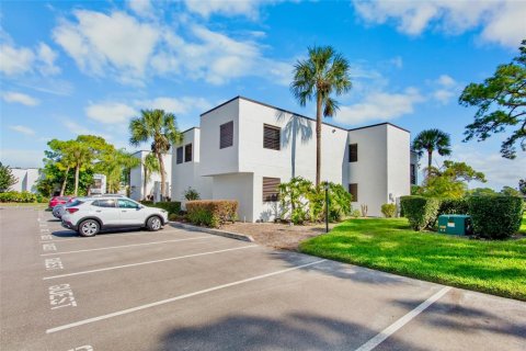 Condo in Sarasota, Florida, 2 bedrooms № 2226615