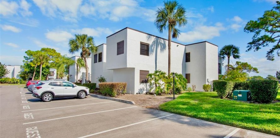 Condo in Sarasota, Florida, 2 bedrooms  № 2226615