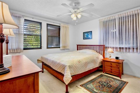 Condo in Sarasota, Florida, 2 bedrooms  № 2226615 - photo 28