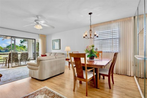 Condo in Sarasota, Florida, 2 bedrooms  № 2226615 - photo 7