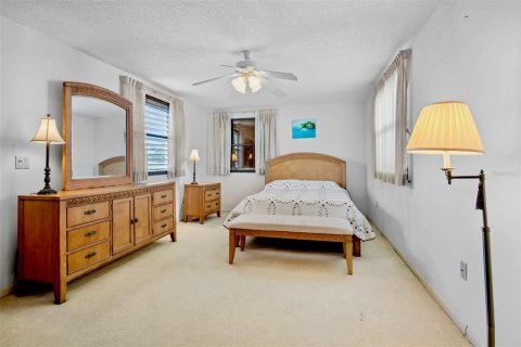 Condo in Sarasota, Florida, 2 bedrooms  № 2226615 - photo 22