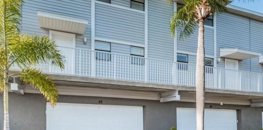 Touwnhouse à Indian Shores, Floride 2 chambres, 113.81 m2 № 1613880