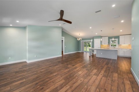 House in Rotonda, Florida 3 bedrooms, 150.41 sq.m. № 2425822 - photo 8