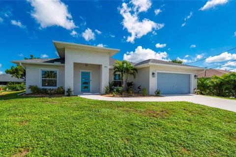 House in Rotonda, Florida 3 bedrooms, 150.41 sq.m. № 2425822