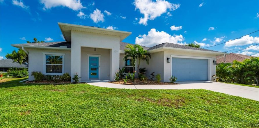 House in Rotonda, Florida 3 bedrooms, 150.41 sq.m. № 2425822