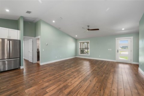 House in Rotonda, Florida 3 bedrooms, 150.41 sq.m. № 2425822 - photo 10