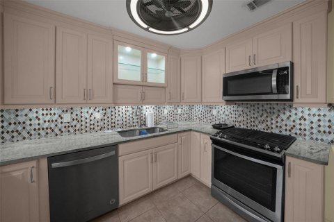 House in Pinellas Park, Florida 2 bedrooms, 88.26 sq.m. № 2364795 - photo 16